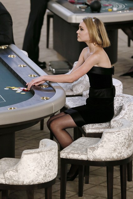 chanel-gamblers-2-vogue-7jul15-getty-b_426x639