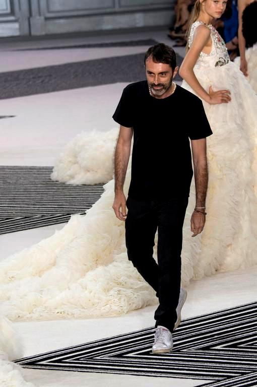 defile-giambattista-valli-automne-hiver-2015-2016-paris-look-51